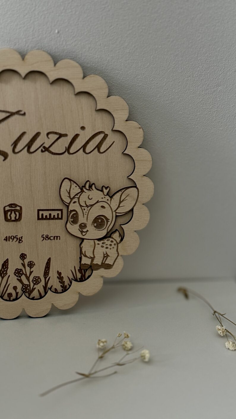 Drewniana metryczka z jelonkiem - obrazek 2